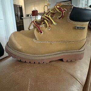 Kids work boots - size 10 - fair condition